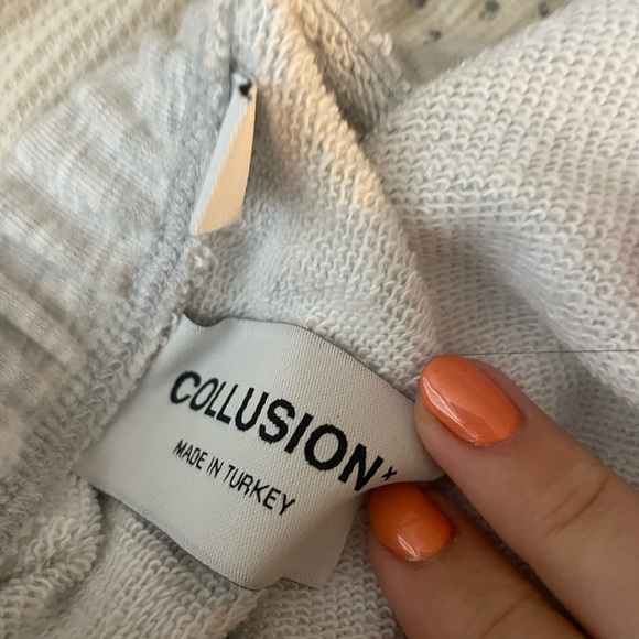 Cute Little Grey Mini Skirt - Picture 3 of 3